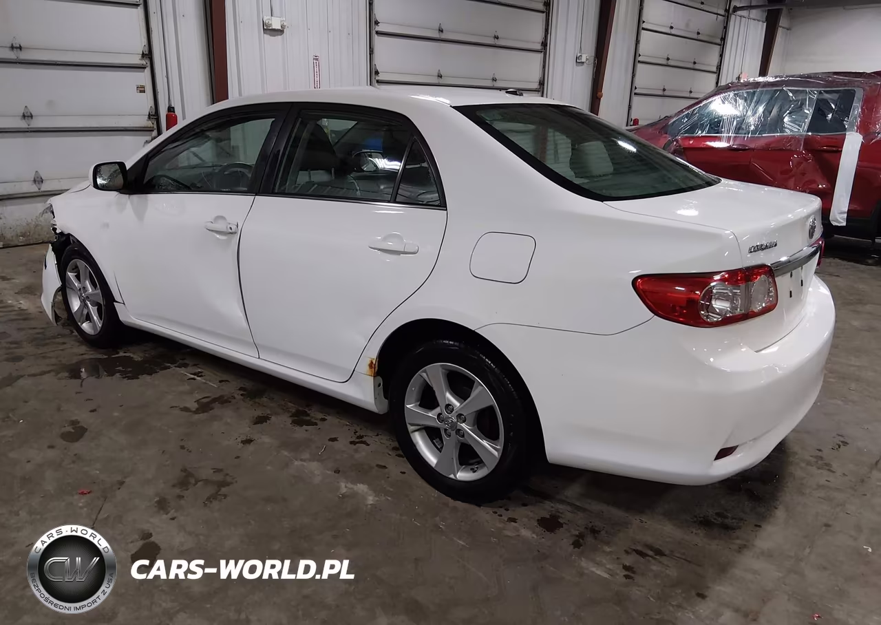 2013 Toyota Corolla Le VIN:5YFBU4EE6DP147329 - 3
