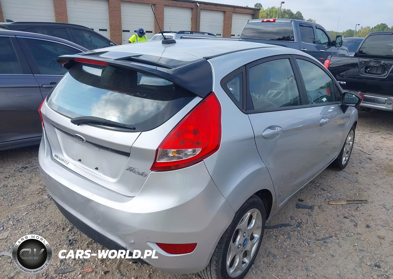 2013 Ford Fiesta Titanium VIN:3FADP4FJ6DM175253 - 4
