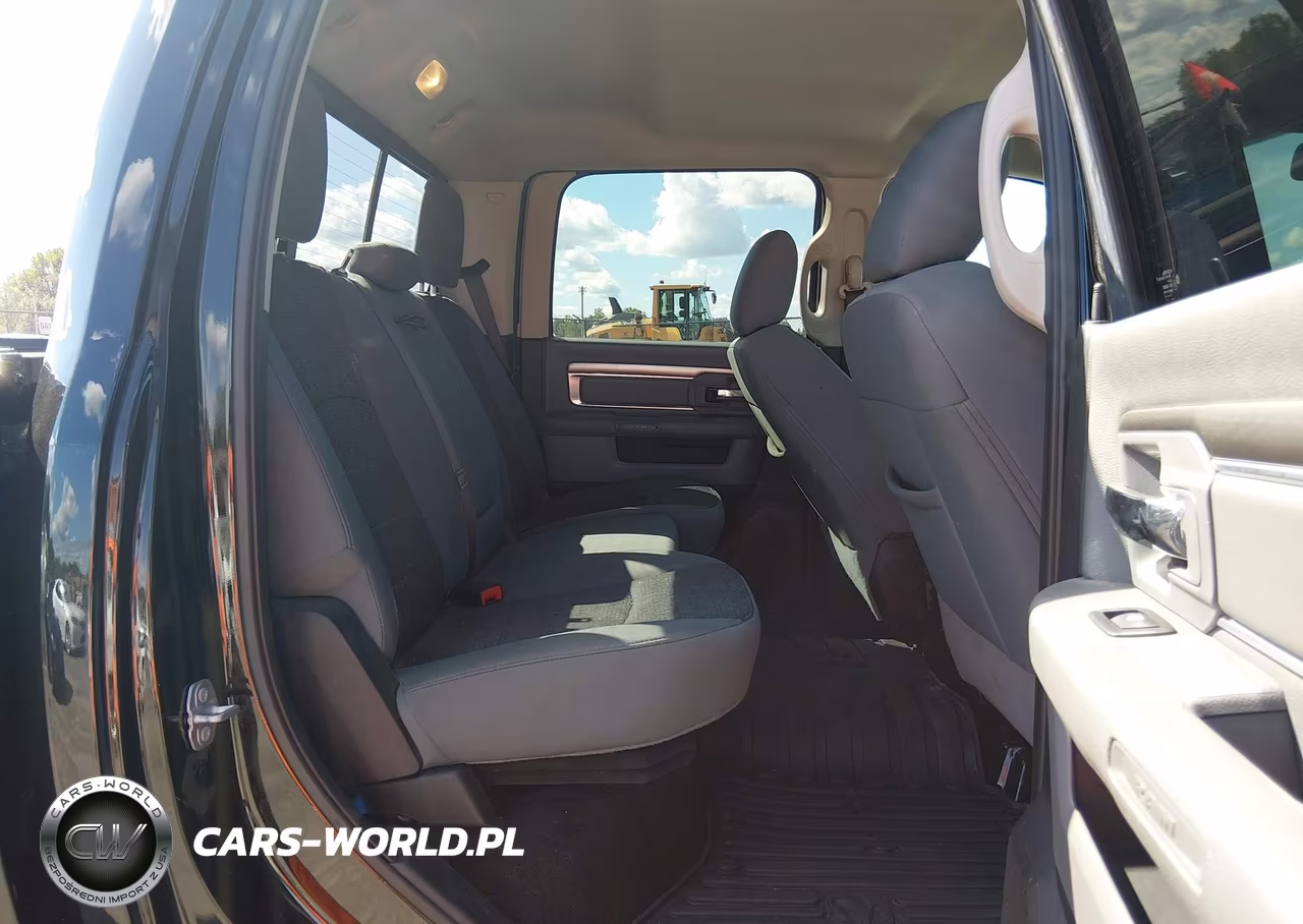 2018 Ram 2500 Big Horn 4X4 6'4 Box VIN:3C6UR5DL6JG314765 - 8