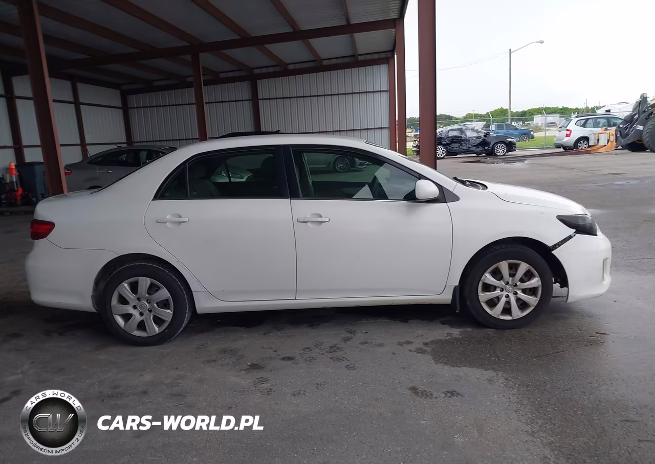 2013 Toyota Corolla Le VIN:2T1BU4EE9DC008330 - 13