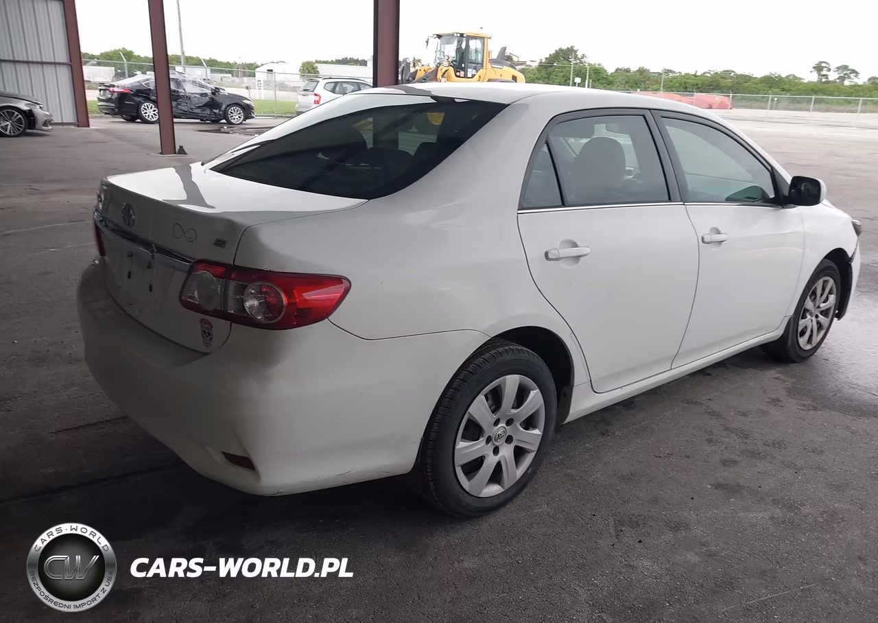 2013 Toyota Corolla Le VIN:2T1BU4EE9DC008330 - 4