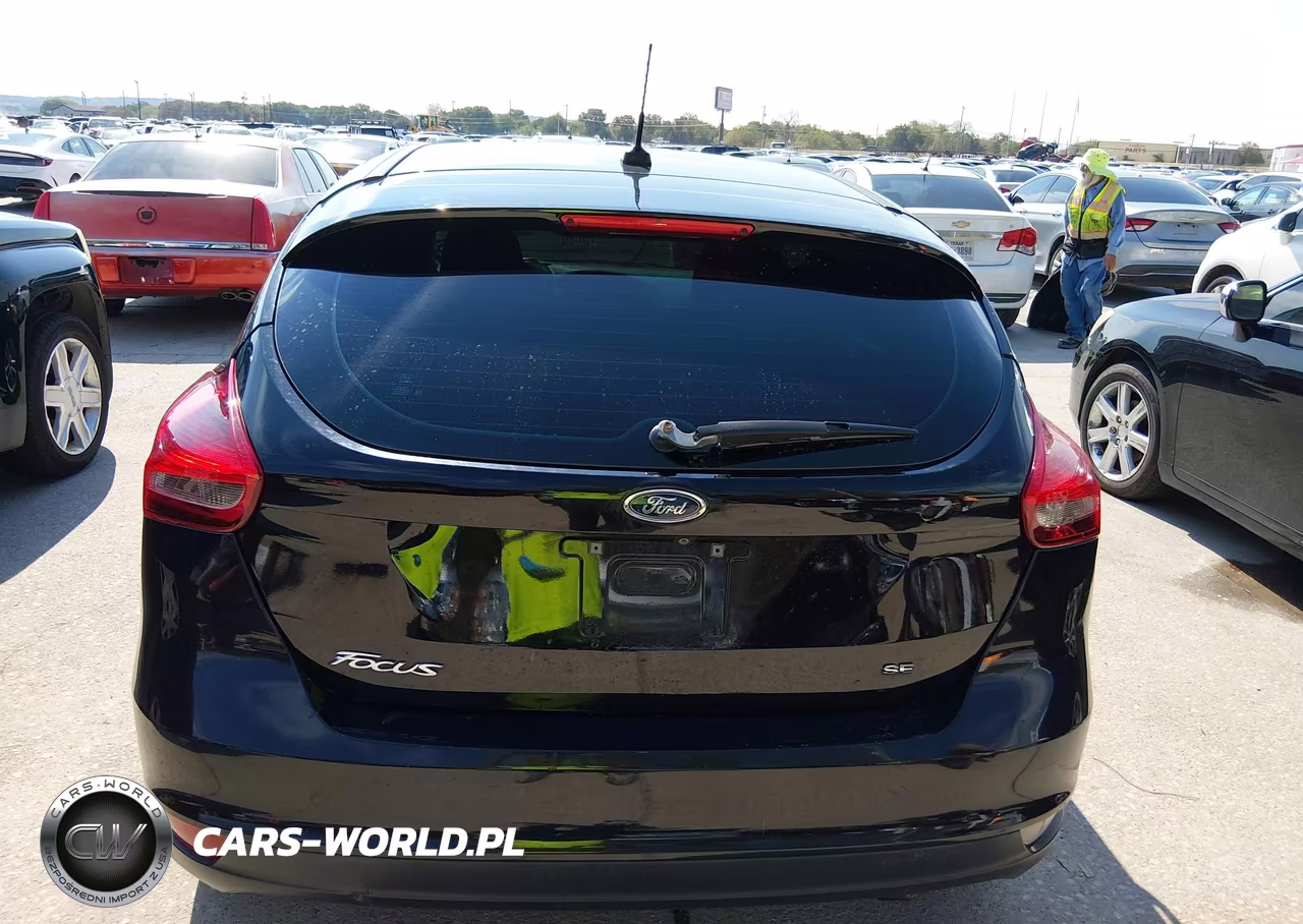 2016 Ford Focus Se VIN:1FADP3K28GL240926 - 16