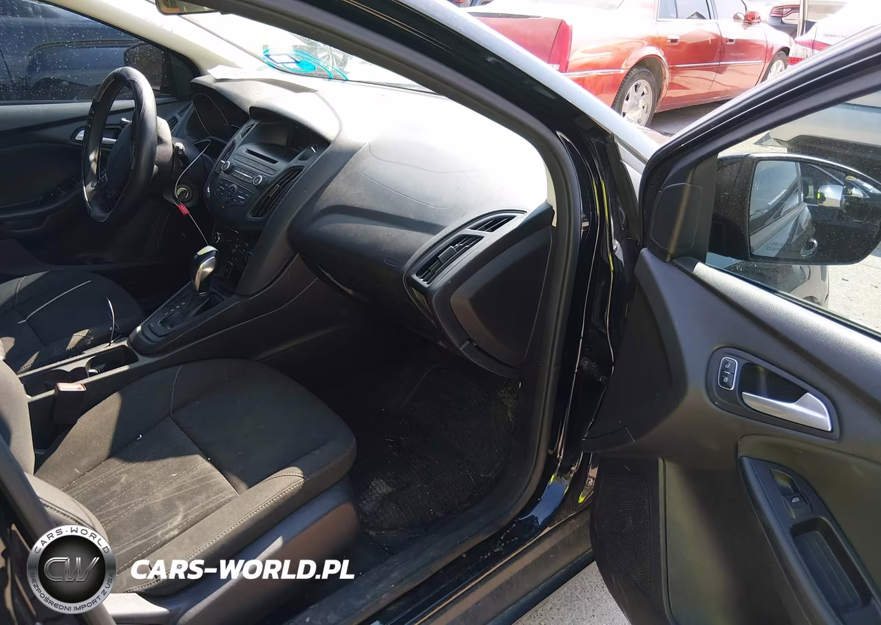 2016 Ford Focus Se VIN:1FADP3K28GL240926 - 5
