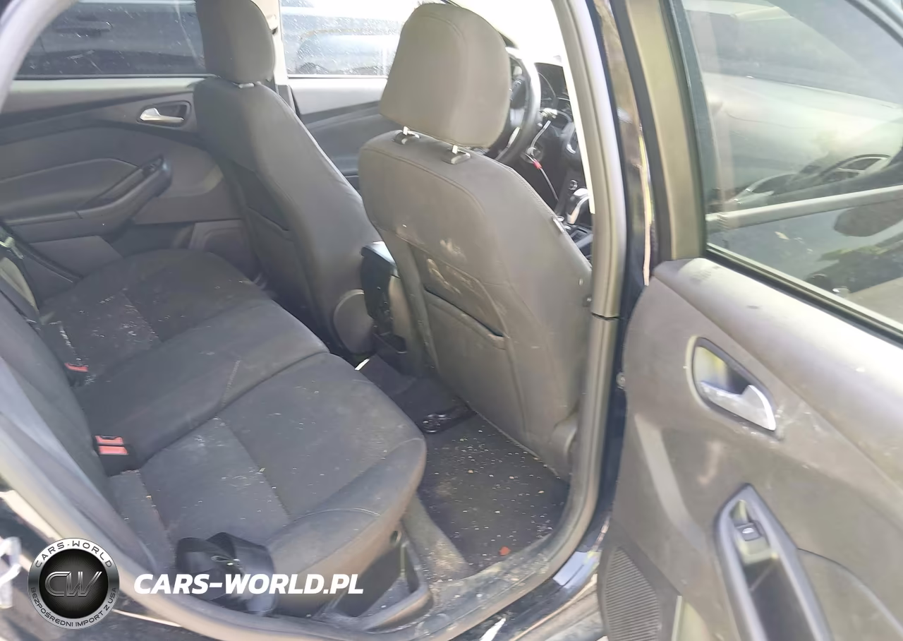 2016 Ford Focus Se VIN:1FADP3K28GL240926 - 8