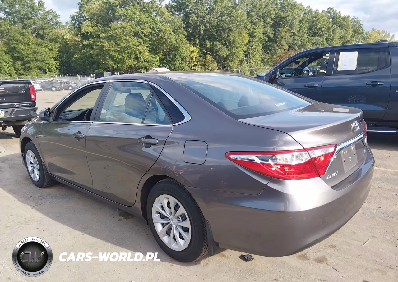 2017 Toyota Camry Le VIN:4T1BF1FK2HU729378 - 3