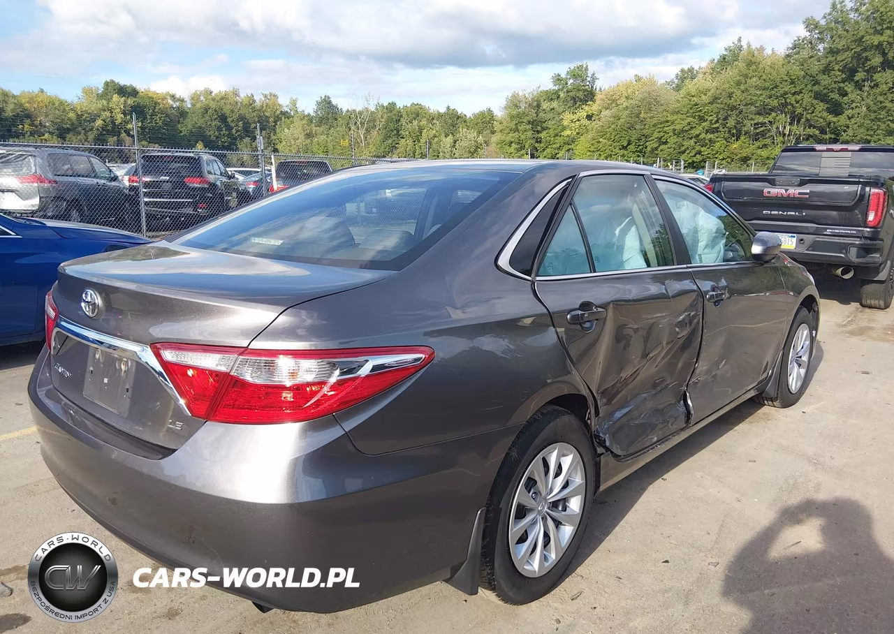 2017 Toyota Camry Le VIN:4T1BF1FK2HU729378 - 4
