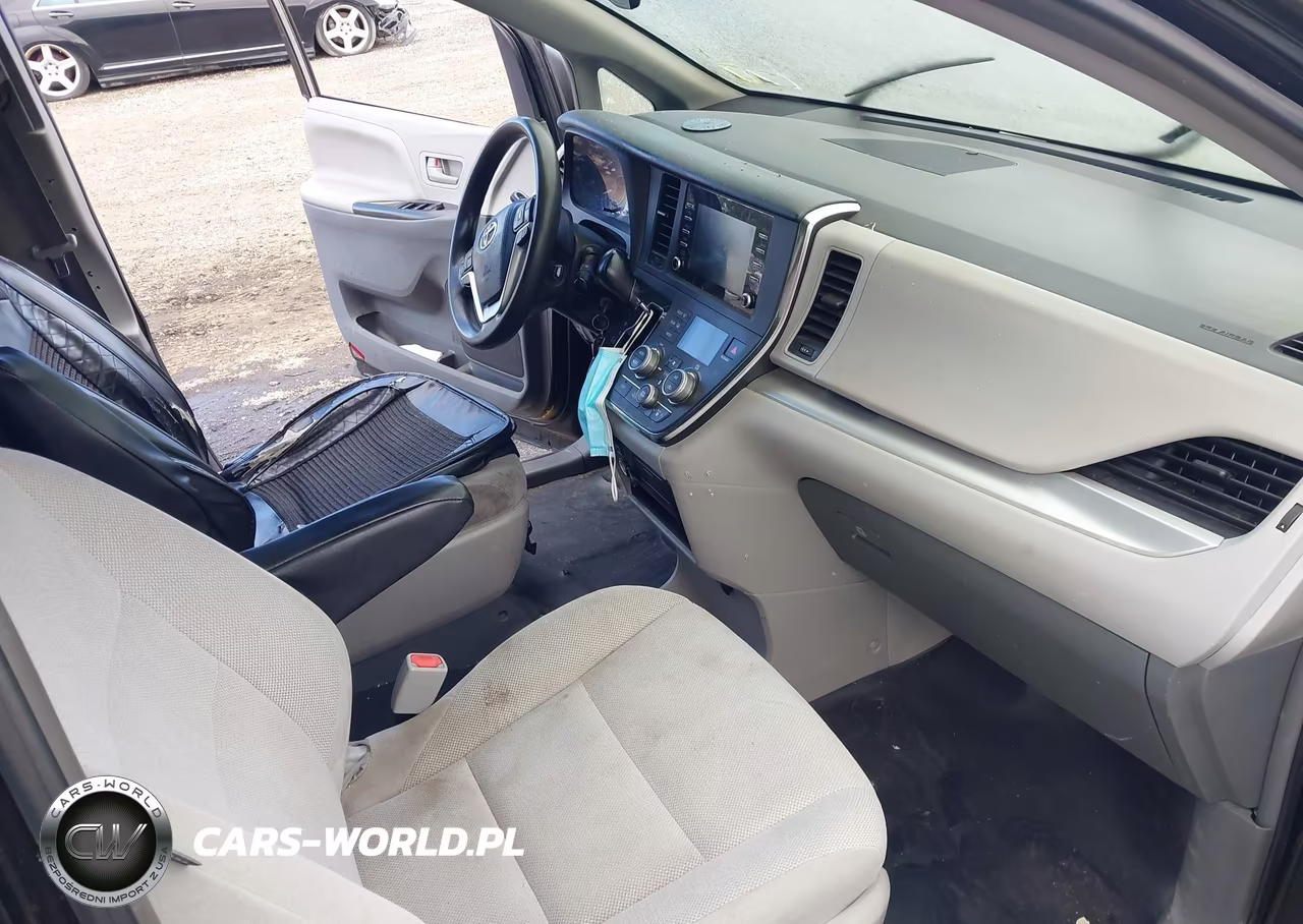 2019 Toyota Sienna L 7 Passenger VIN:5TDZZ3DC2KS018390 - 5