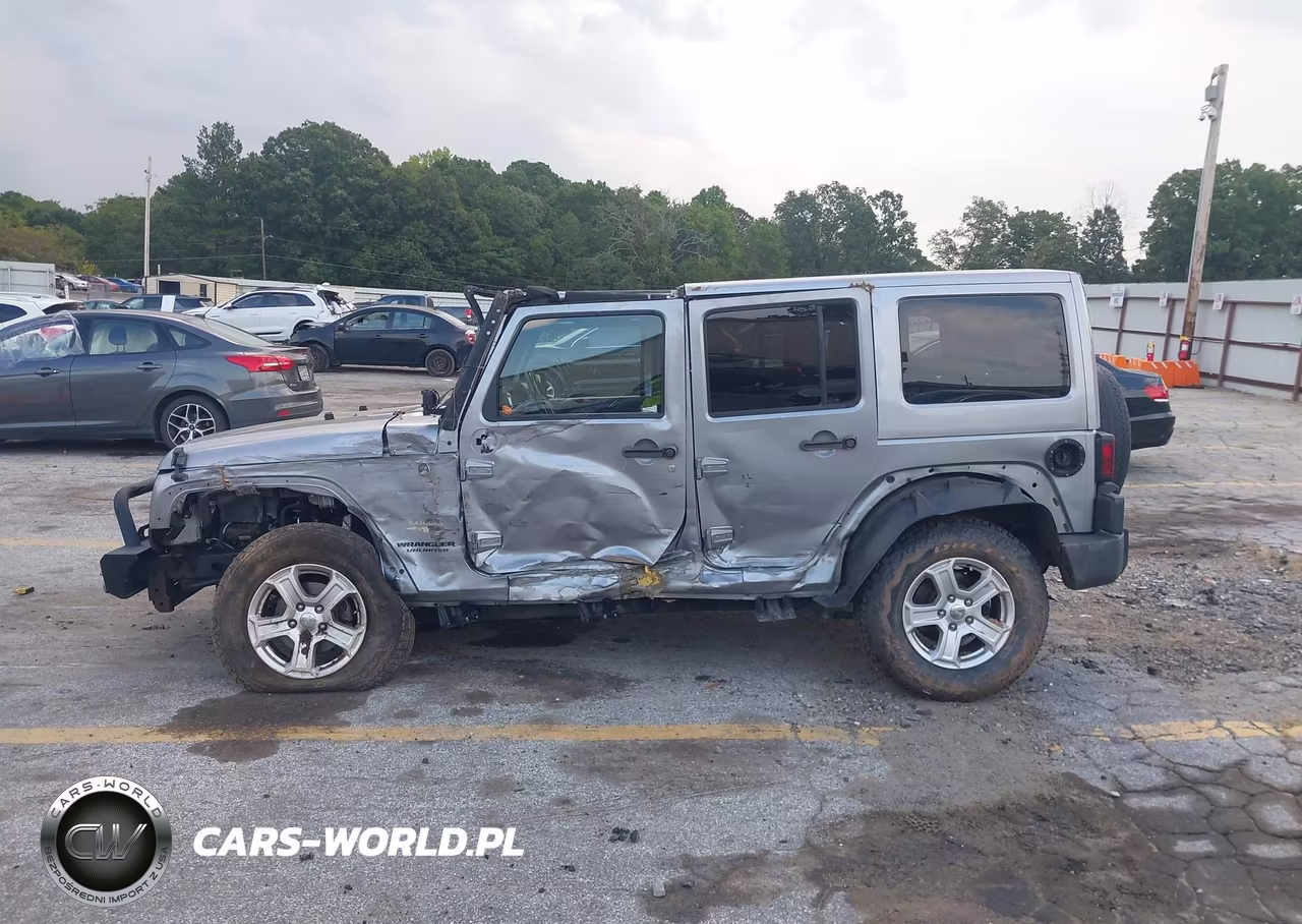 2014 Jeep Wrangler Unlimited Sahara VIN:1C4HJWEG3EL198099 - 14