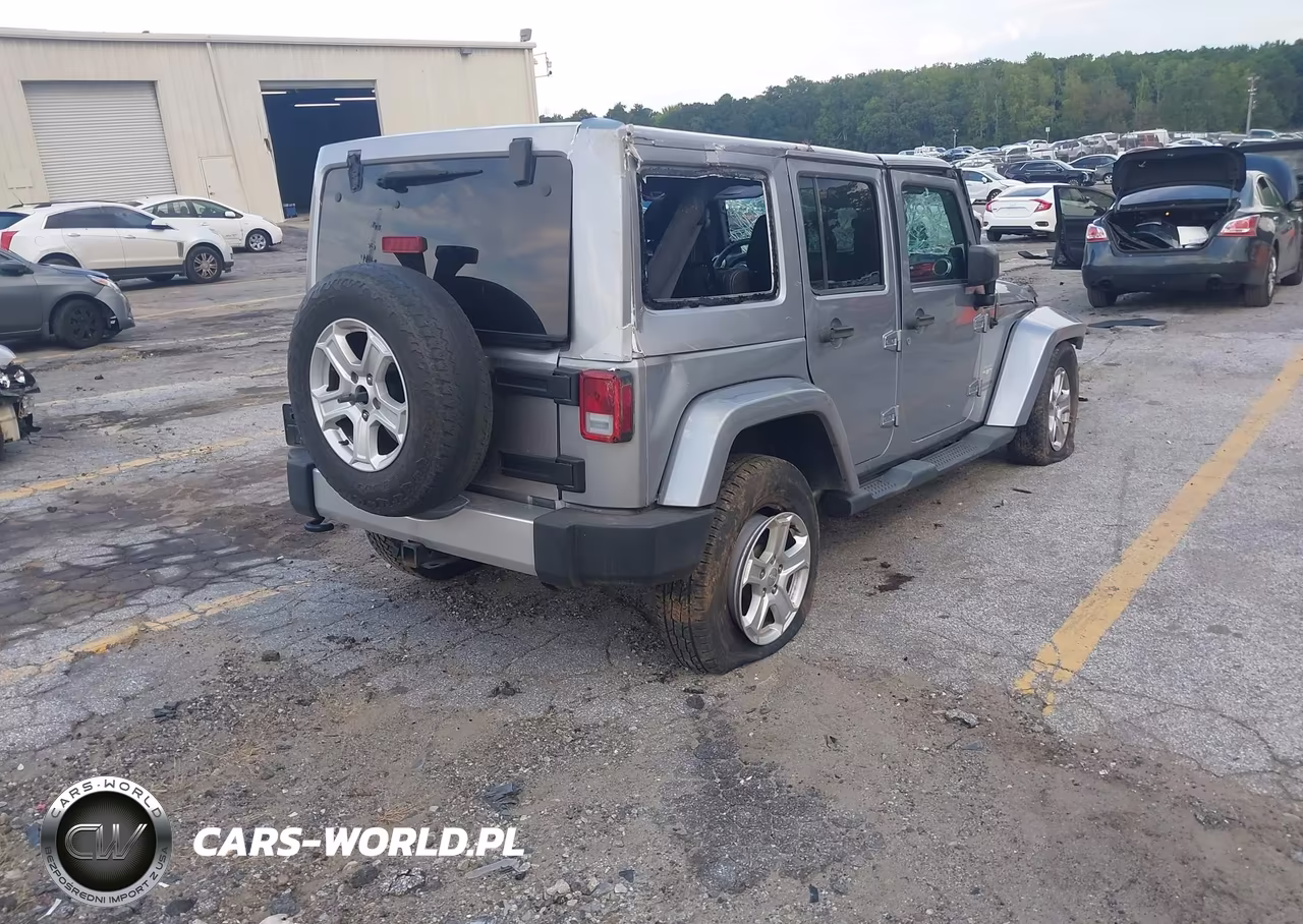2014 Jeep Wrangler Unlimited Sahara VIN:1C4HJWEG3EL198099 - 4