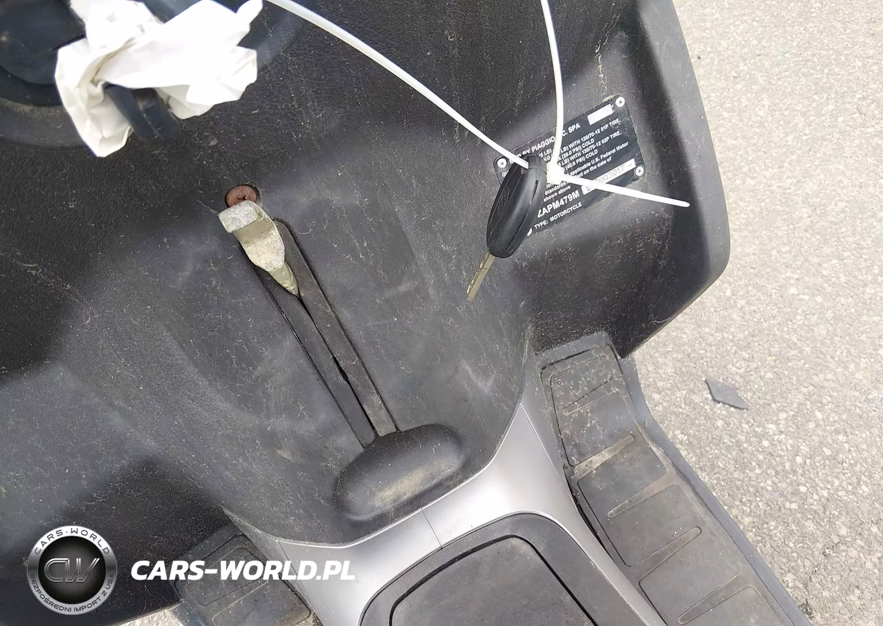 2008 Piaggio Mp3 250 VIN:ZAPM479M685003017 - 11