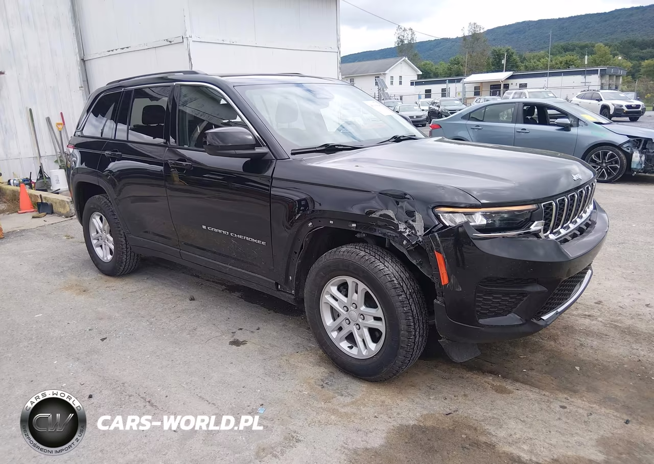 2023 Jeep Grand Cherokee Laredo 4X4