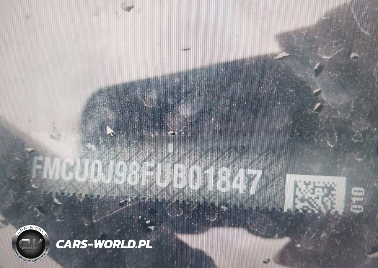 2015 Ford Escape Titanium VIN:1FMCU0J98FUB01847 - 9
