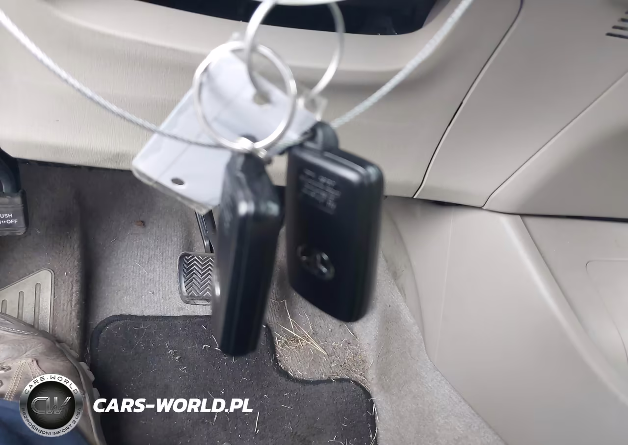 2011 Toyota Prius Two VIN:JTDKN3DU1B5327862 - 11