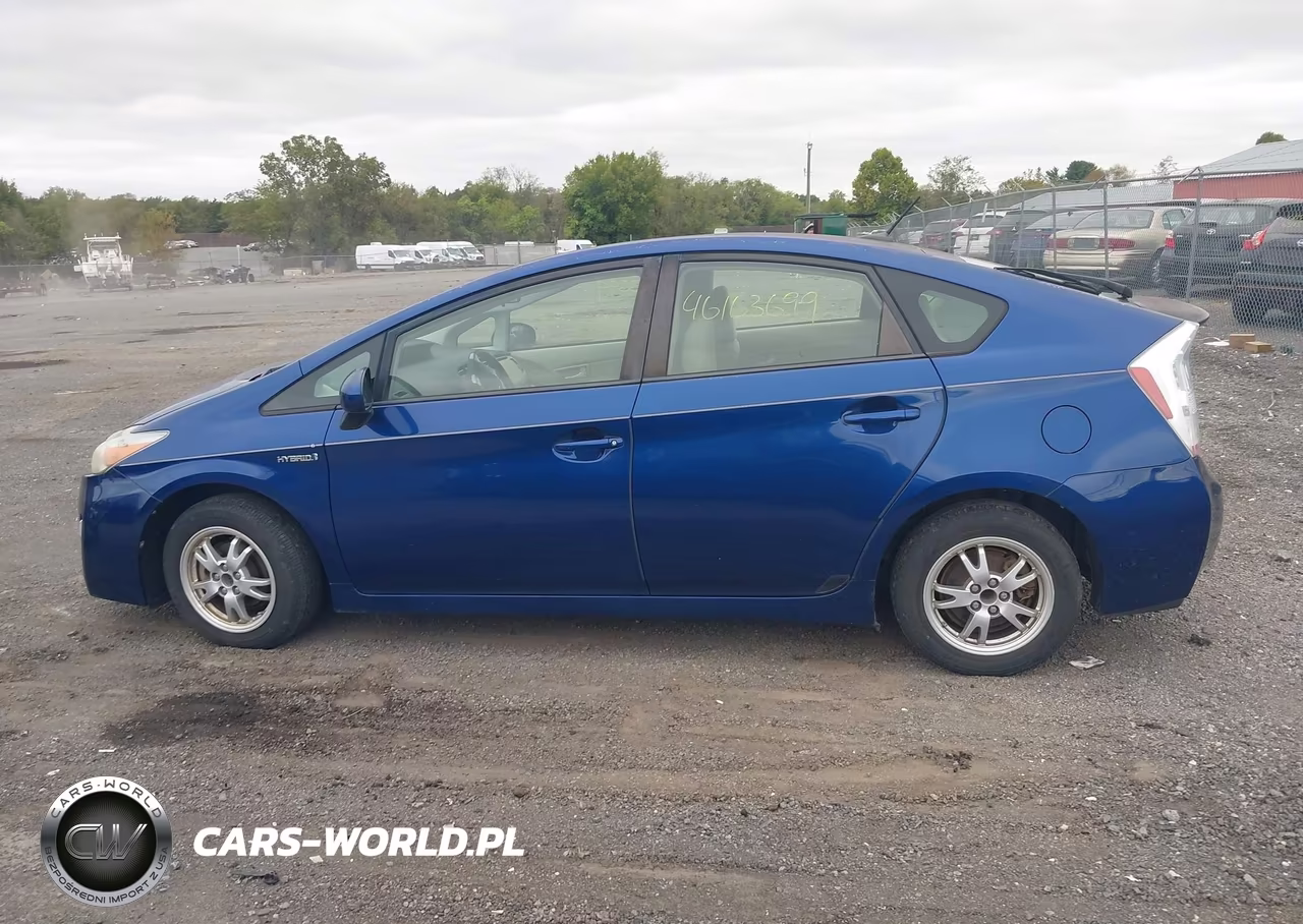 2011 Toyota Prius Two VIN:JTDKN3DU1B5327862 - 14