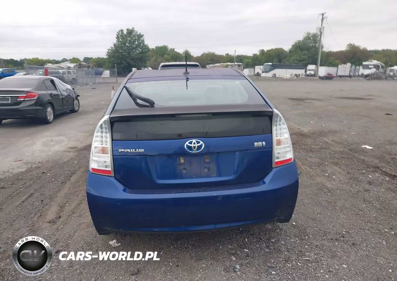 2011 Toyota Prius Two VIN:JTDKN3DU1B5327862 - 16
