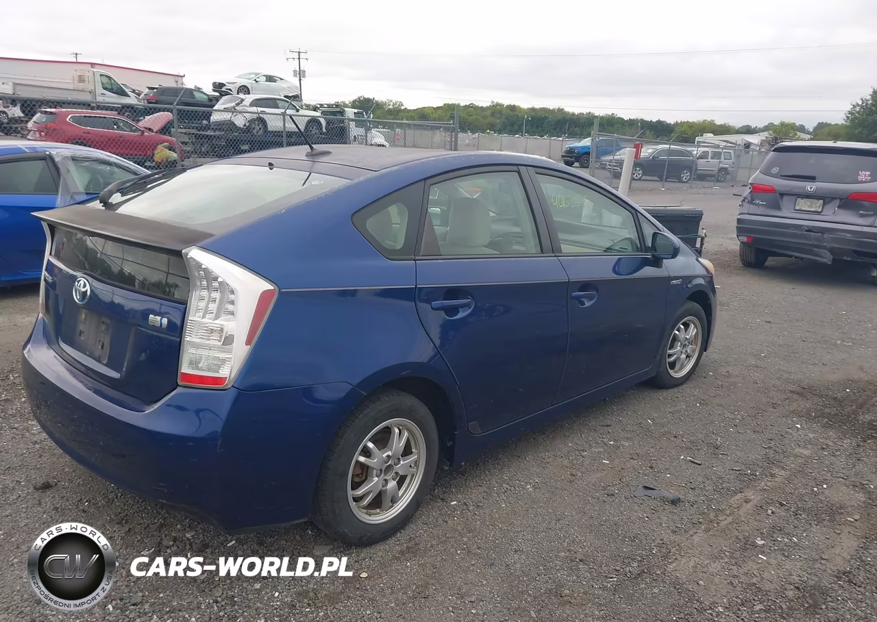 2011 Toyota Prius Two VIN:JTDKN3DU1B5327862 - 4