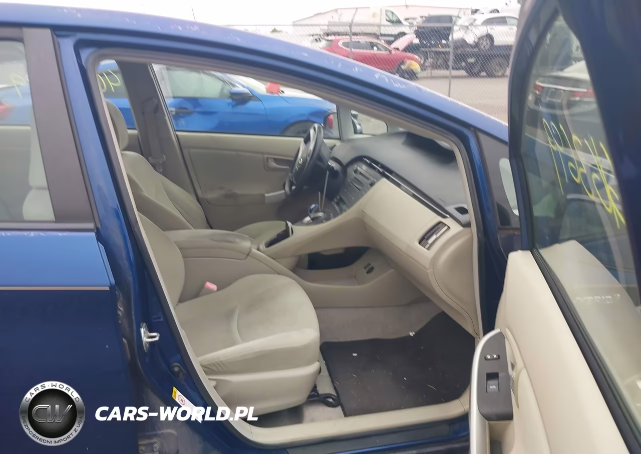 2011 Toyota Prius Two VIN:JTDKN3DU1B5327862 - 5