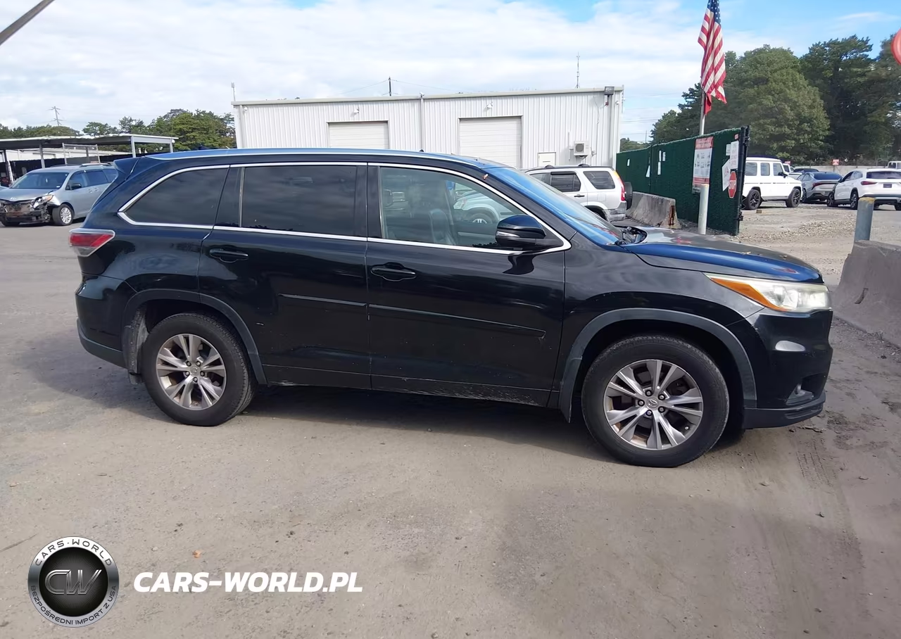 2015 Toyota Highlander Xle V6 VIN:5TDJKRFH2FS218866 - 13