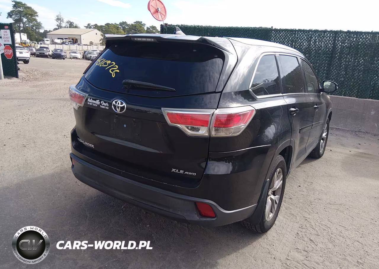 2015 Toyota Highlander Xle V6 VIN:5TDJKRFH2FS218866 - 4