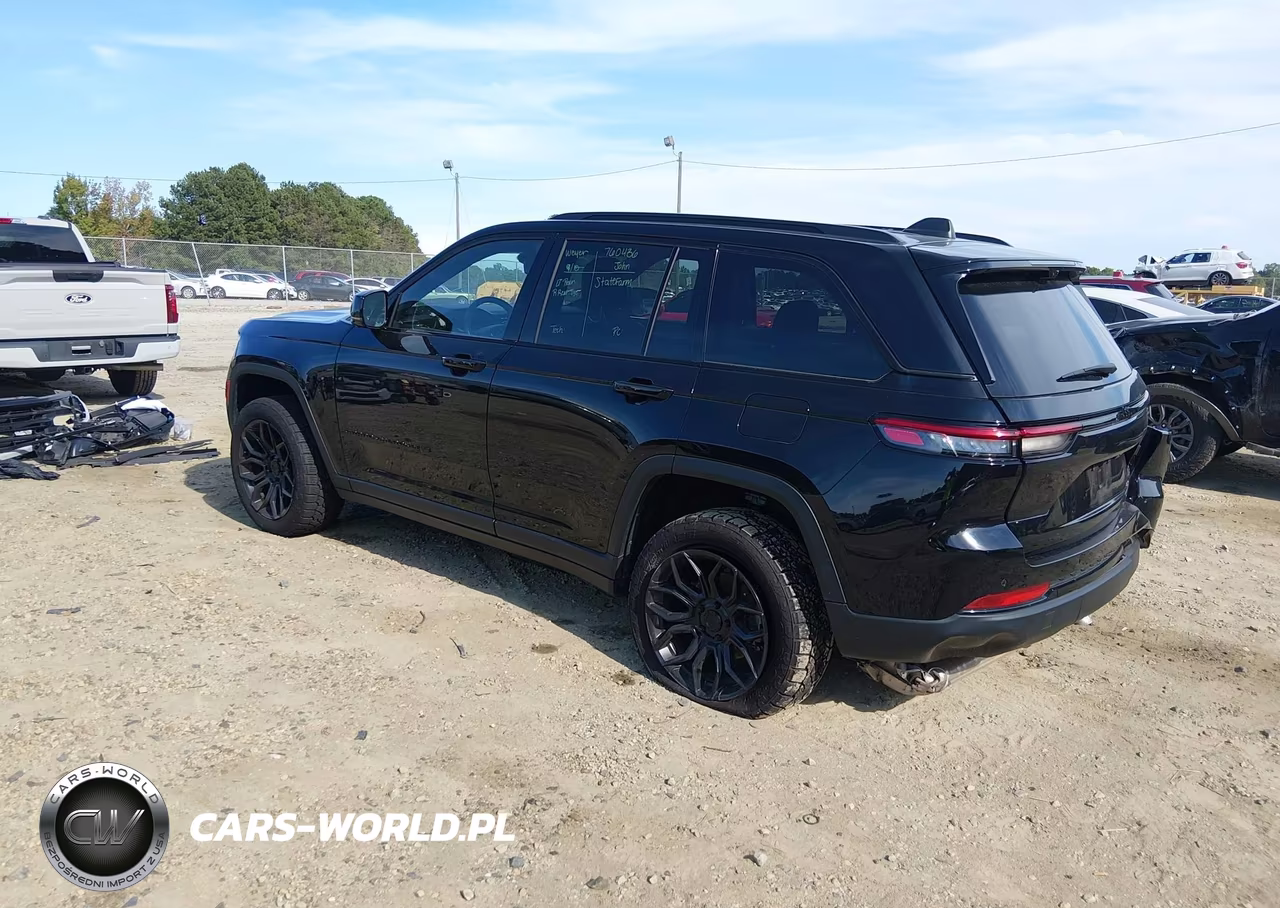 2024 Jeep Grand Cherokee Limited 4X2 VIN:1C4RJGBGXRC243558 - 3