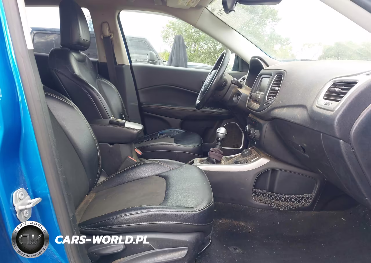 2017 Jeep New Compass Latitude 4X4 VIN:3C4NJDBB6HT660373 - 5