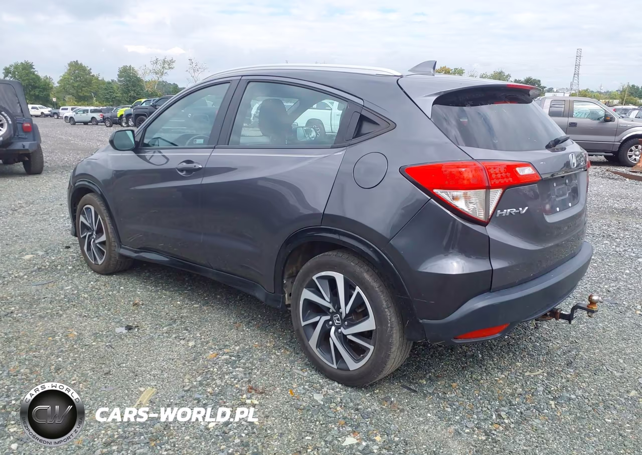 2019 Honda Hr-V Sport VIN:3CZRU6H15KG711875 - 3