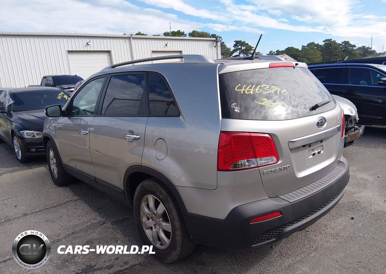 2012 Kia Sorento Lx VIN:5XYKT3A63CG303213 - 3