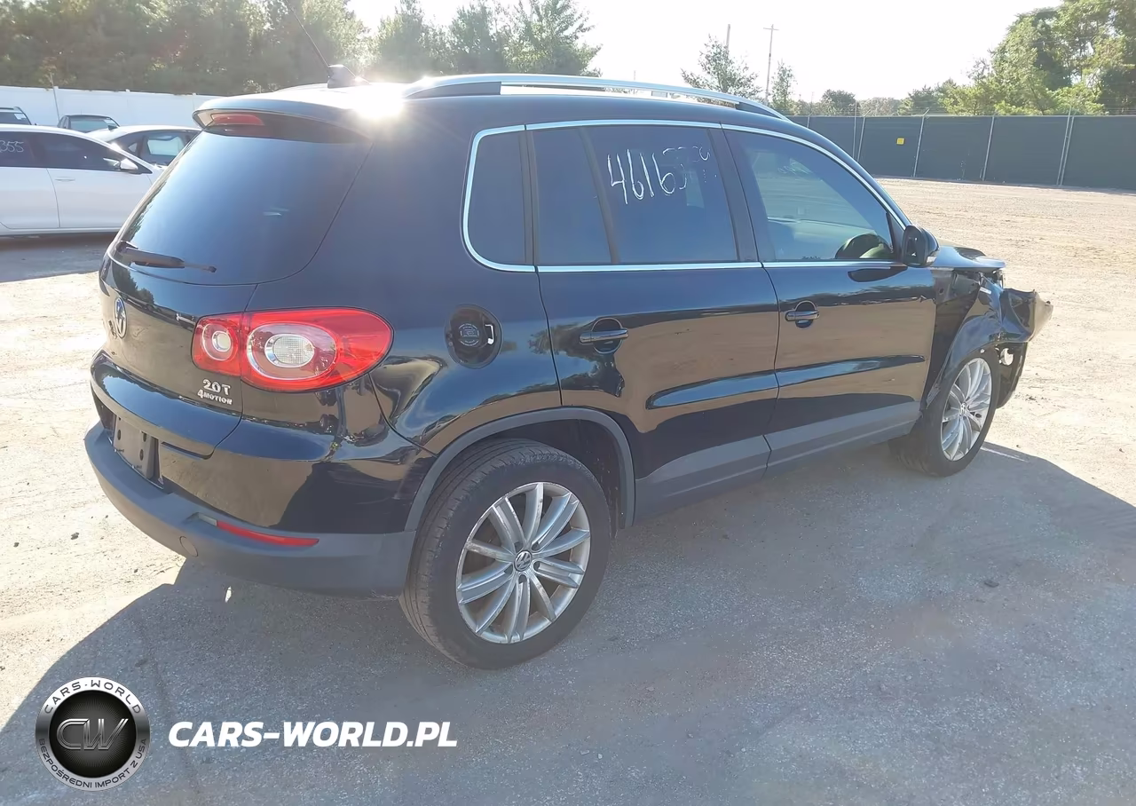 2010 Volkswagen Tiguan Wolfsburg VIN:WVGBV7AX4AW533364 - 4