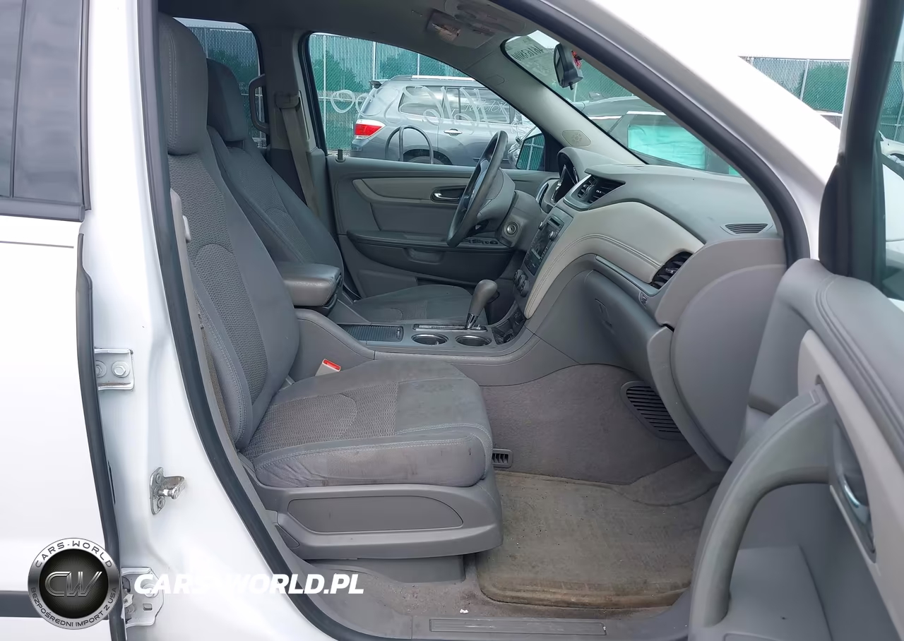 2017 Chevrolet Traverse Ls VIN:1GNKRFED4HJ321906 - 5