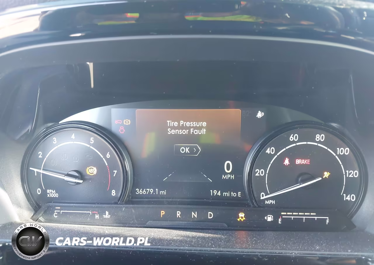 2021 Lincoln Corsair Standard VIN:5LMCJ1C90MUL03359 - 7