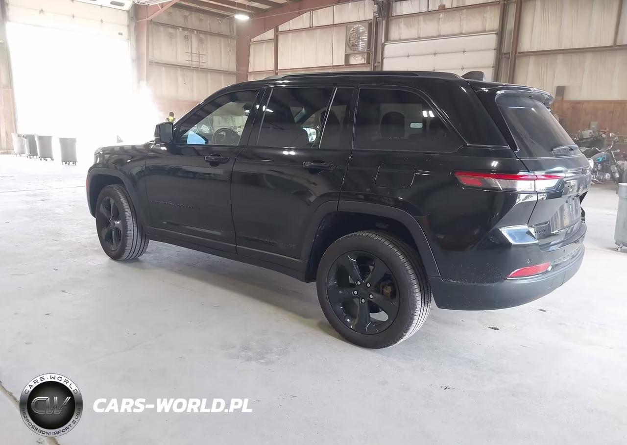 2025 Jeep Grand Cherokee Limited 4X4 VIN:1C4RJHBG0S8727964 - 3