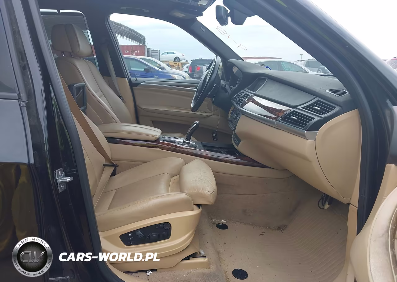 2013 BMW X5 xDrive50I VIN:5UXZV8C56D0C17302 - 5
