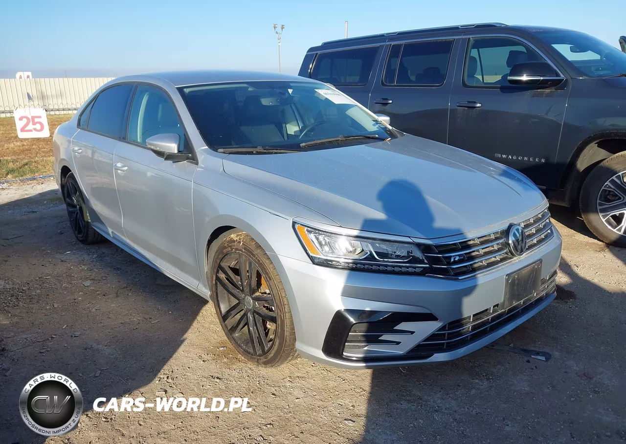 2018 Volkswagen Passat 2.0T R-Line-2.0T S VIN:1VWAA7A34JC013673 - 1