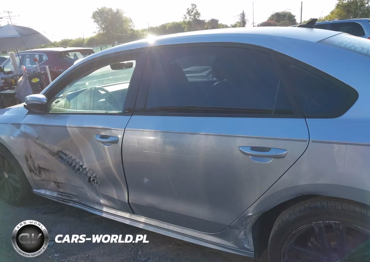 2018 Volkswagen Passat 2.0T R-Line-2.0T S VIN:1VWAA7A34JC013673 - 14