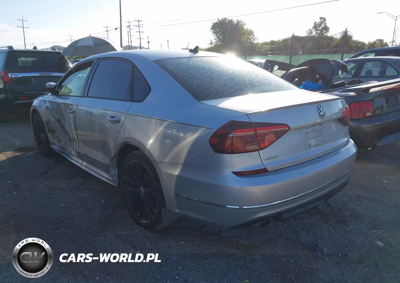 2018 Volkswagen Passat 2.0T R-Line-2.0T S VIN:1VWAA7A34JC013673 - 3