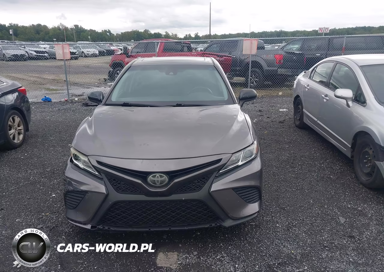 2018 Toyota Camry L VIN:4T1B11HK8JU664974 - 12