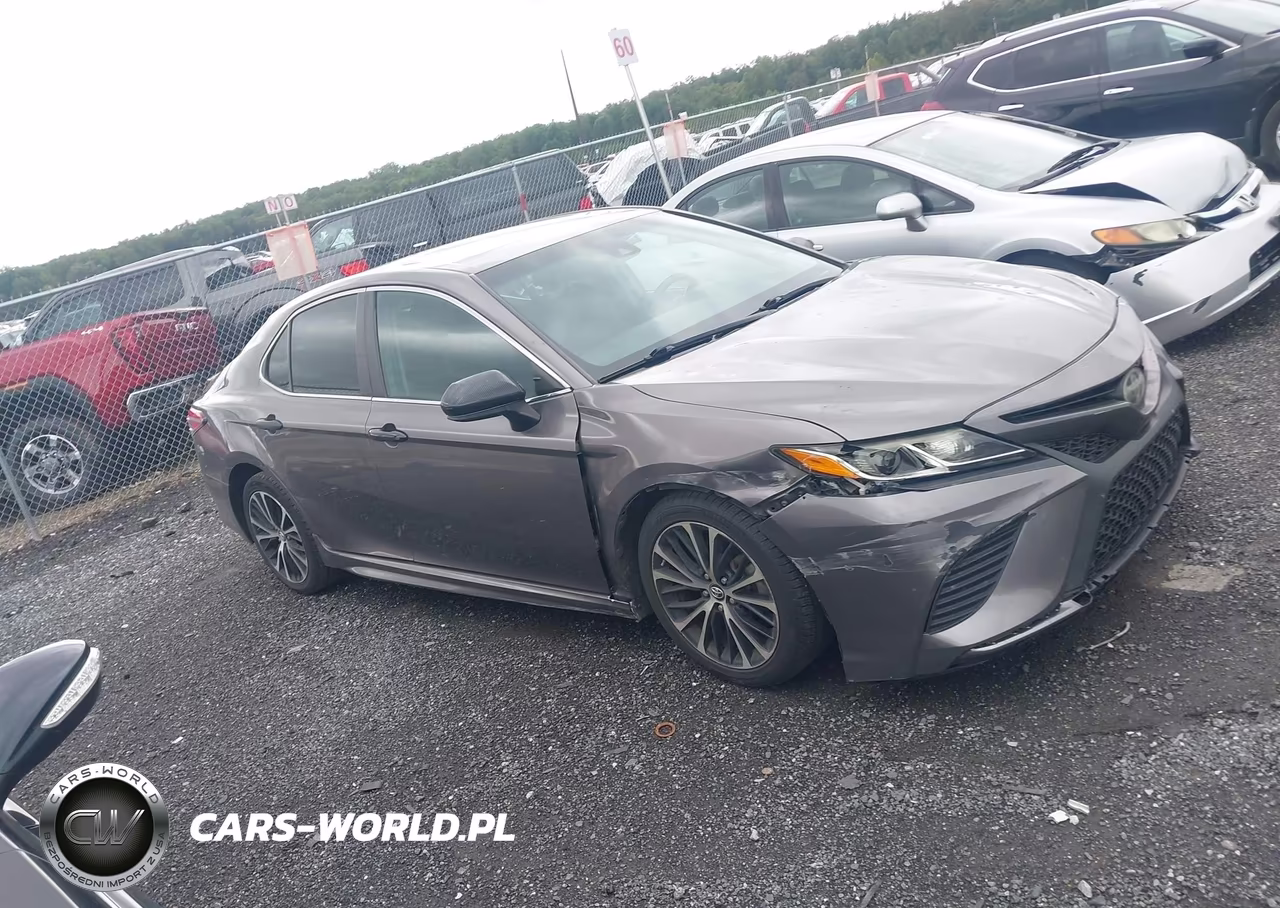 2018 Toyota Camry L VIN:4T1B11HK8JU664974 - 13