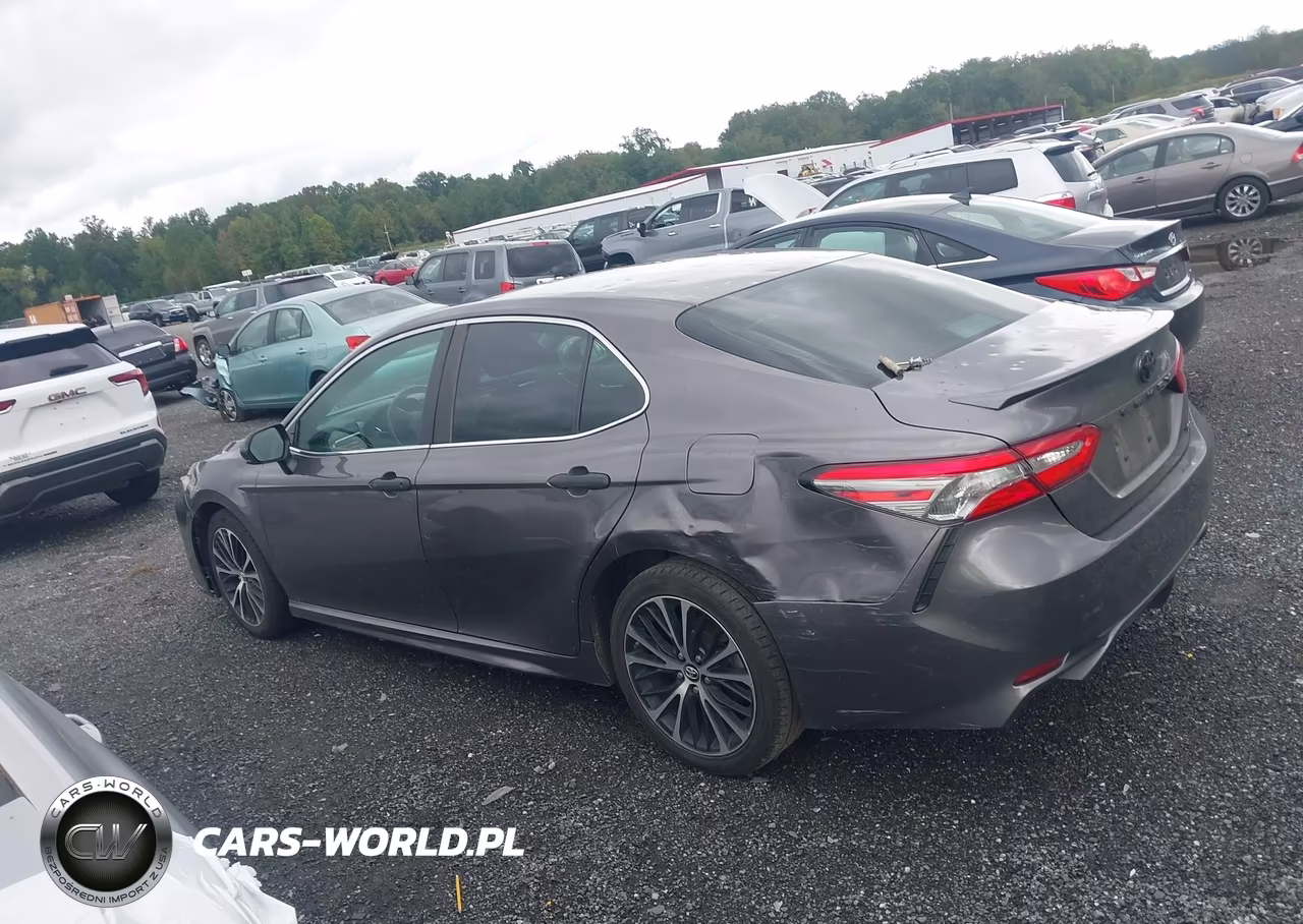 2018 Toyota Camry L VIN:4T1B11HK8JU664974 - 14