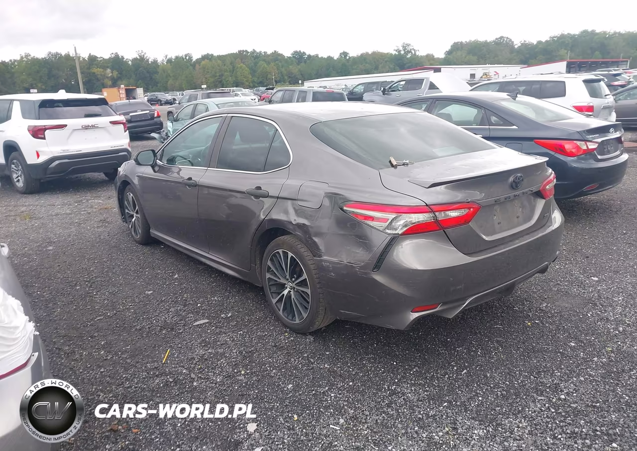 2018 Toyota Camry L VIN:4T1B11HK8JU664974 - 3