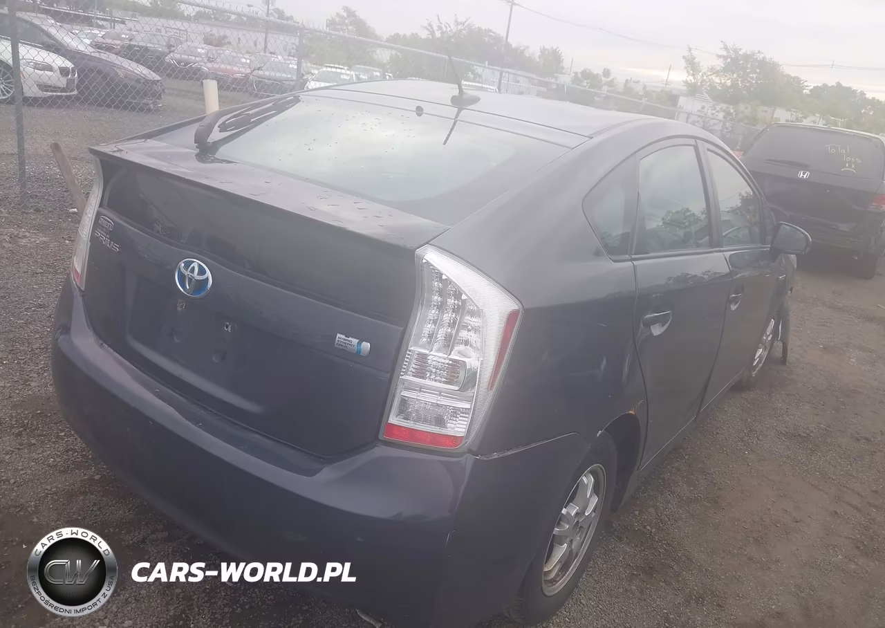 2010 Toyota Prius Iii VIN:JTDKN3DU6A0055711 - 4