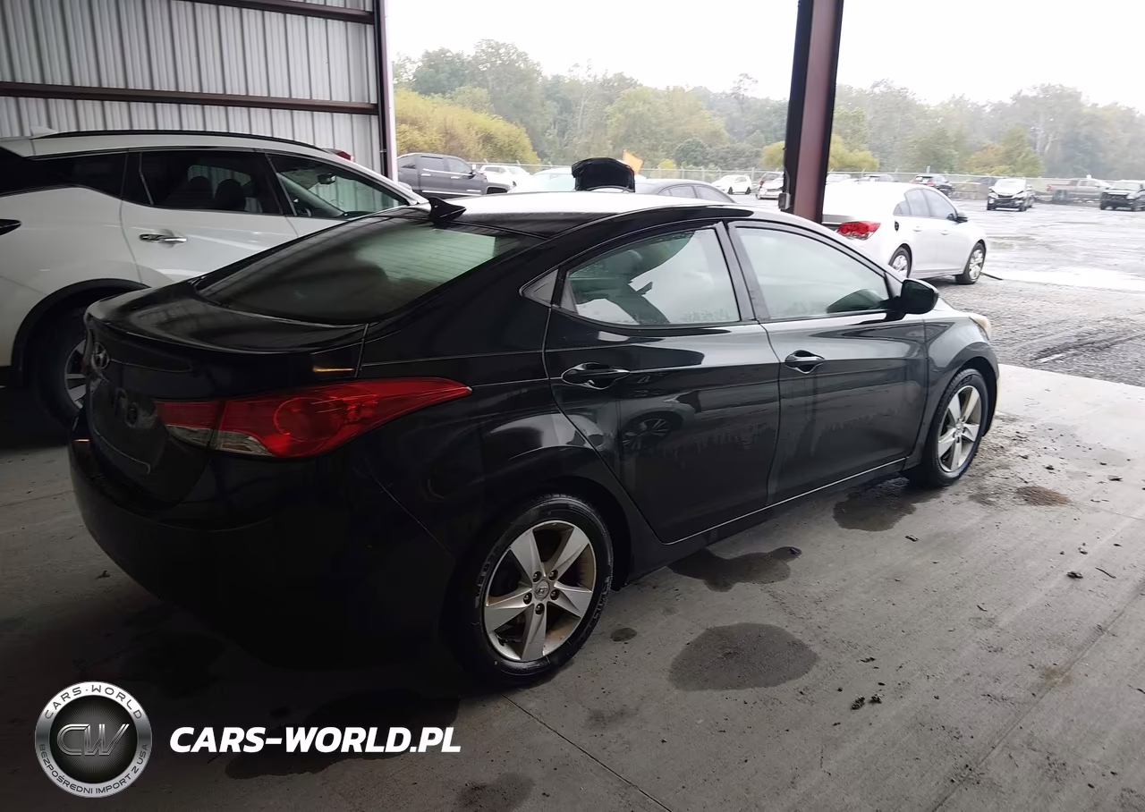 2013 Hyundai Elantra Gls VIN:5NPDH4AE2DH332655 - 4