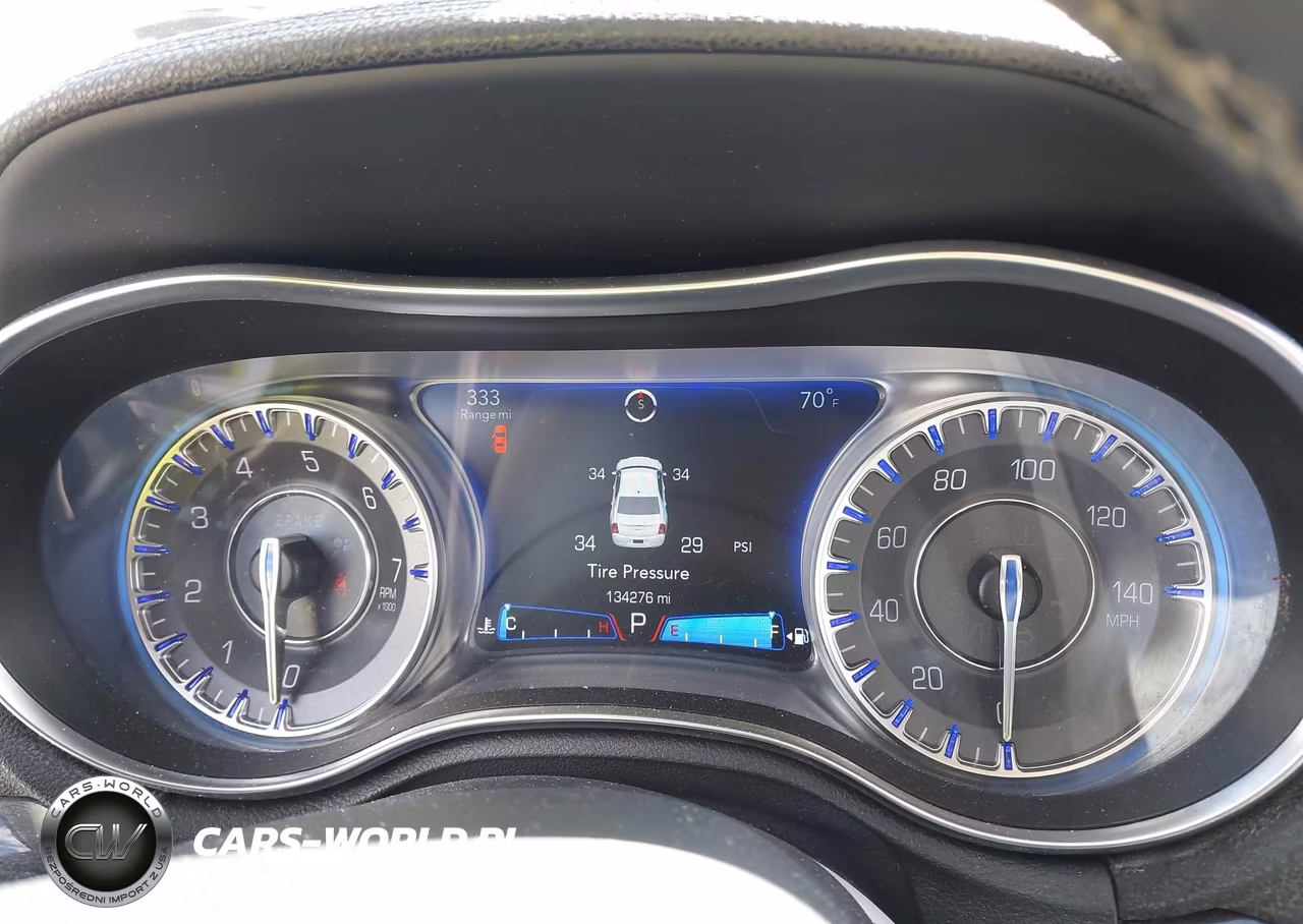 2016 Chrysler 300 Limited VIN:2C3CCARG4GH220469 - 7