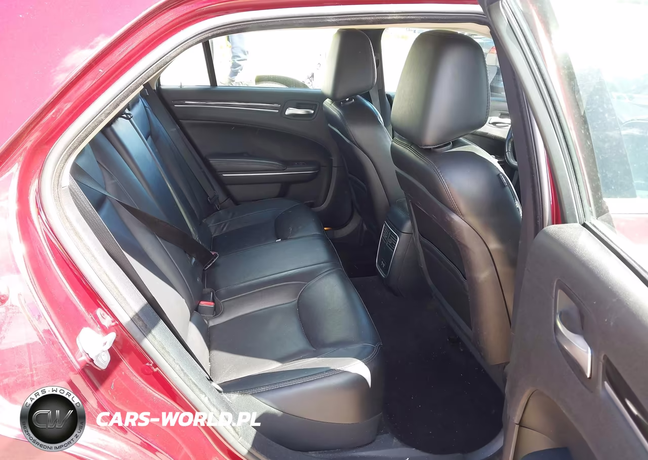 2016 Chrysler 300 Limited VIN:2C3CCARG4GH220469 - 8