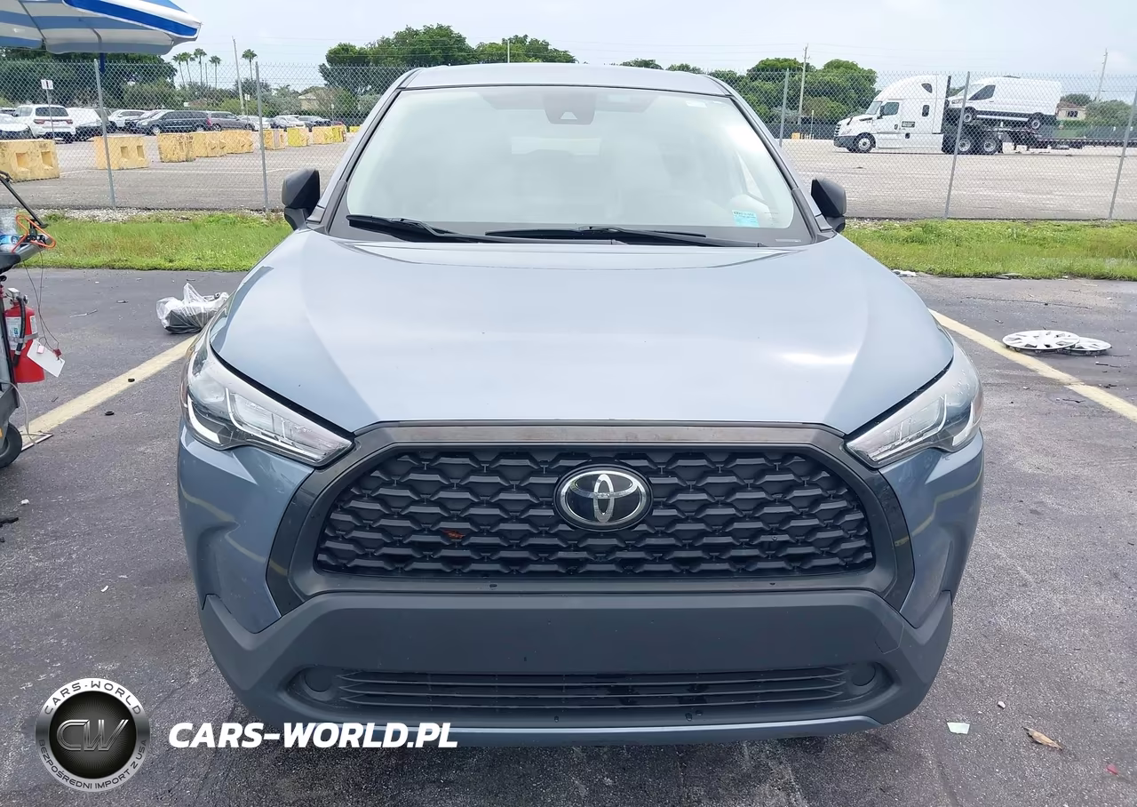 2022 Toyota Corolla Cross L VIN:7MUAAAAG3NV018828 - 13
