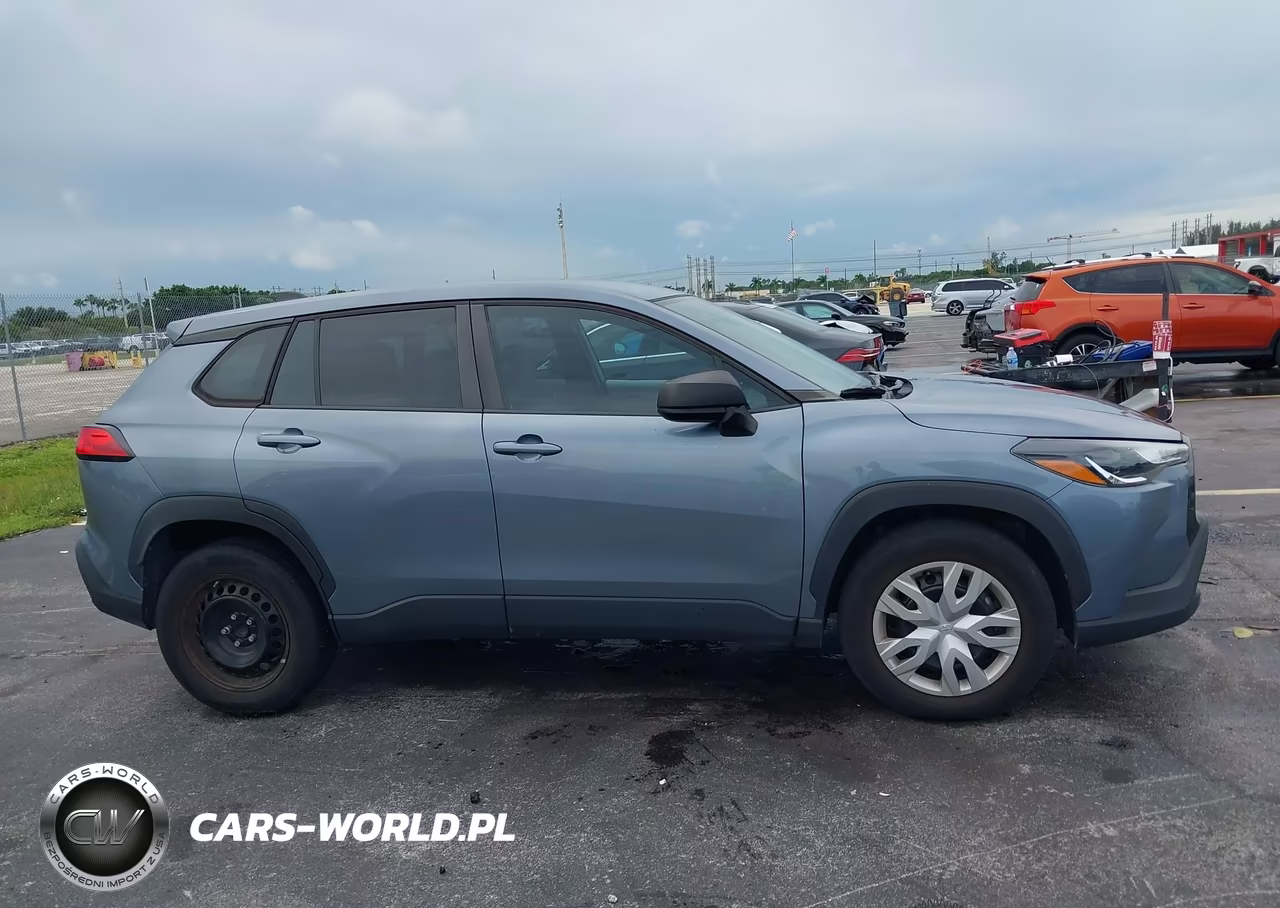 2022 Toyota Corolla Cross L VIN:7MUAAAAG3NV018828 - 14