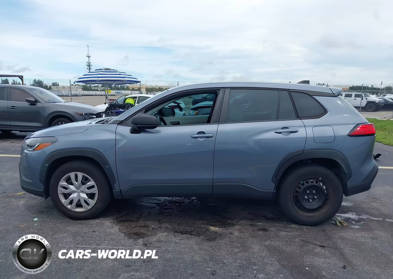 2022 Toyota Corolla Cross L VIN:7MUAAAAG3NV018828 - 15