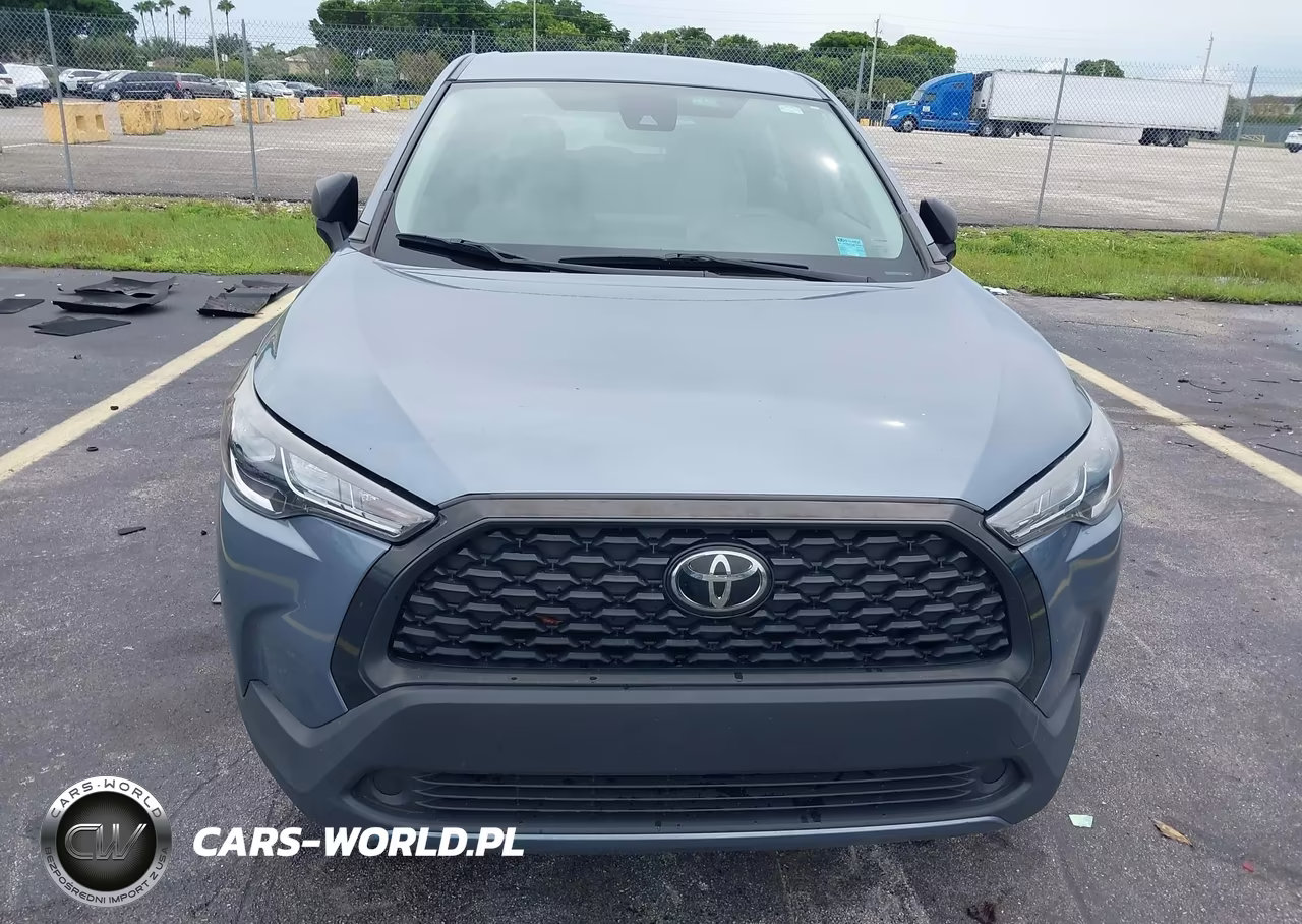 2022 Toyota Corolla Cross L VIN:7MUAAAAG3NV018828 - 6