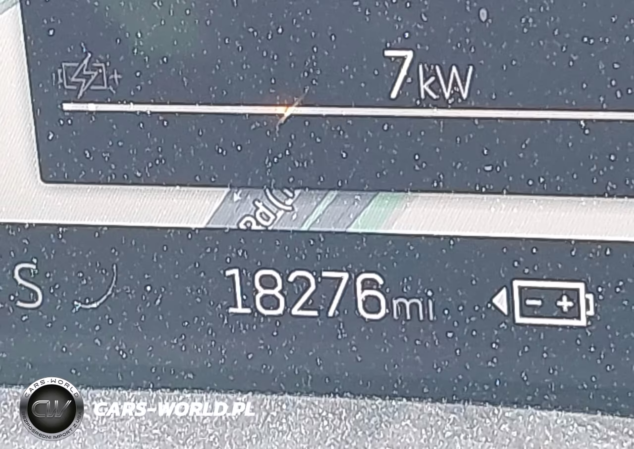 2026 Cadillac Escalade Hybrid VIN:1GYLEMKL1TU101536 - 16
