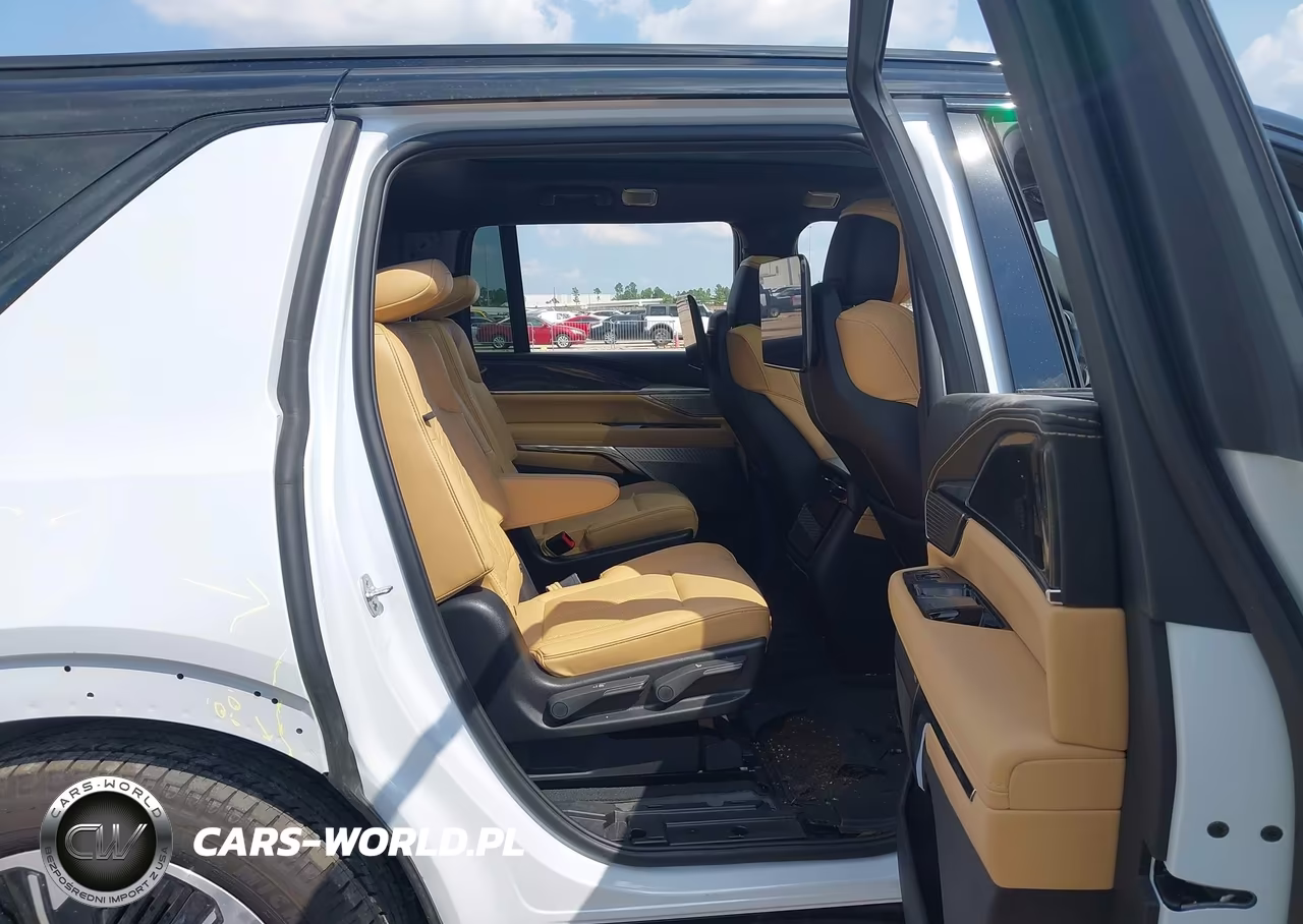 2026 Cadillac Escalade Hybrid VIN:1GYLEMKL1TU101536 - 8