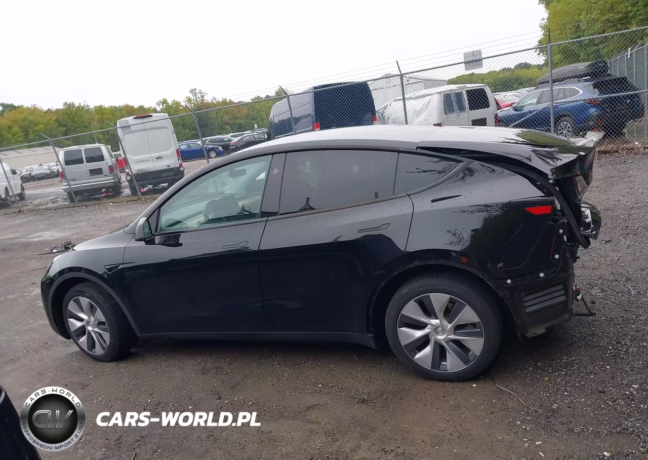 2024 Tesla Model Y Long Range Dual Motor All-Wheel Drive VIN:7SAYGDEE7RA225833 - 13